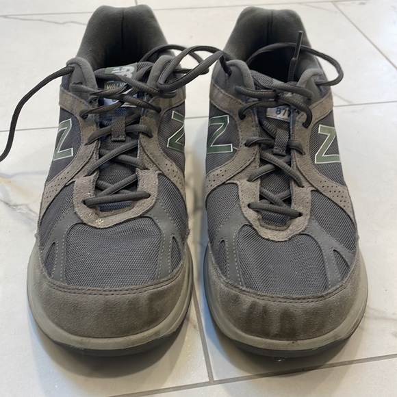 Men’s New Balance sneakers! - Picture 5 of 5